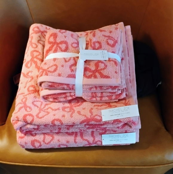 Rachel Zoe Bow Towels - Picture 1 of 2